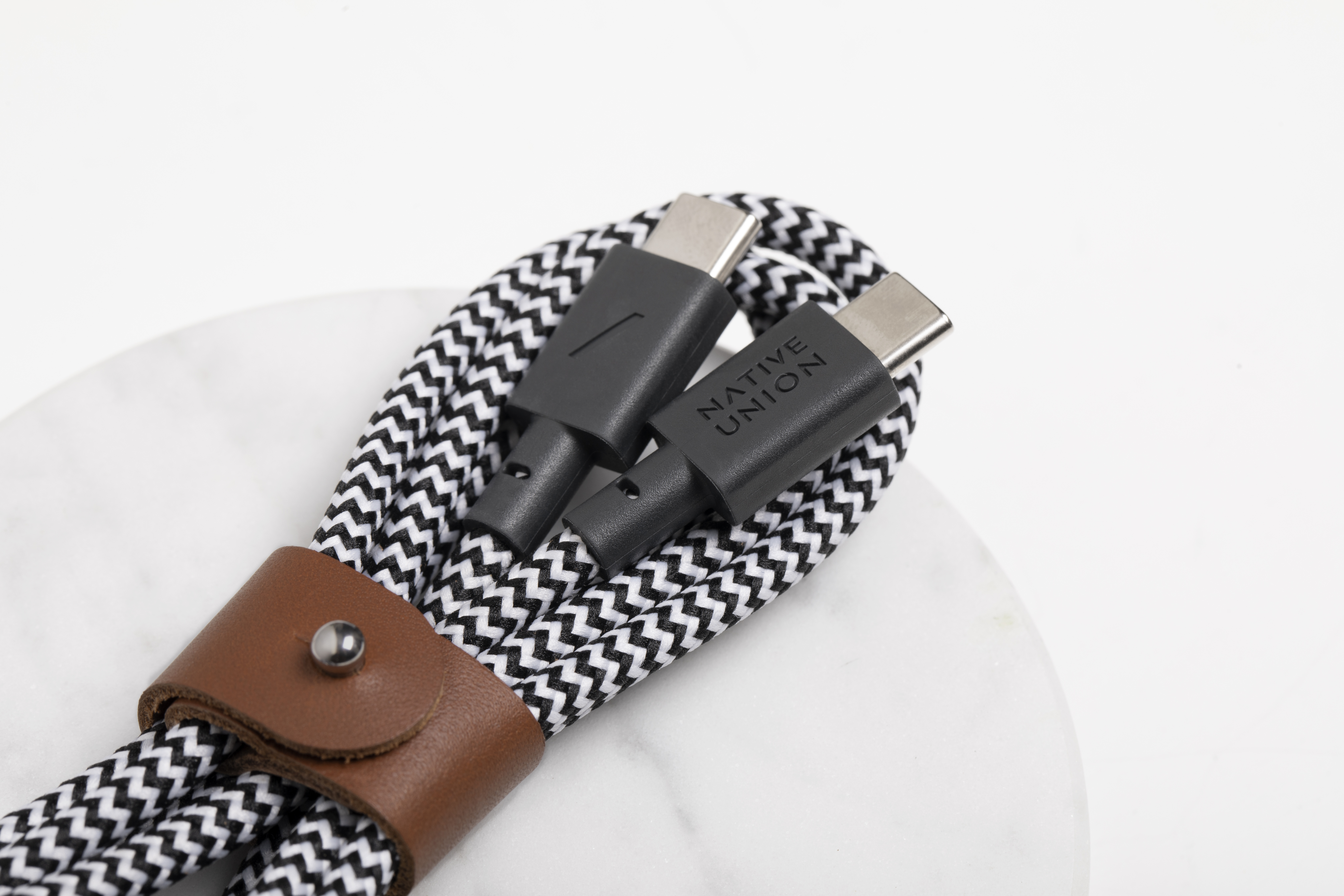 C to C Cable 1.2m Lifestyle B